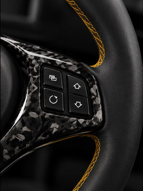 Smooth leather side upholstery on the wheel
